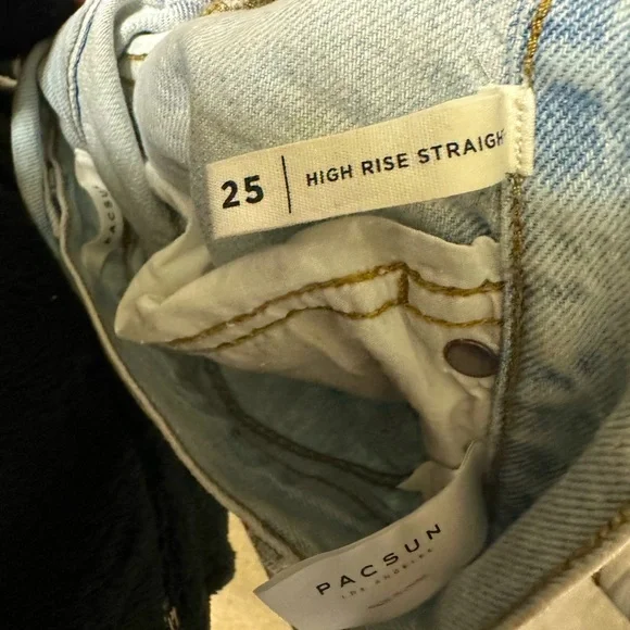 PacSun women’s high waist distressed mom jeans - Picture 5 of 7